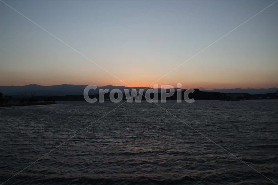 경포호수,호수,하늘,저녁노을,노을,강릉,자연,풍경,nature,landscape,outdoors,옥외,sky,sunset,일몰,dusk,황혼,dawn,새벽,red sky,붉은 하늘