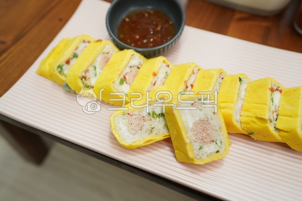 egg,color,snack,yellow,egg roll,food,side dish,meal,cooking,home food