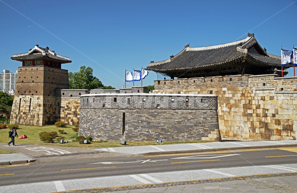 수원화성,화성,수원,유네스코세계문화유산,화서문,옹성,성곽,성벽,보물제403호,서문,서북공심돈,한국전통,한국문화,korean traditional,korean culture,랜드마크,landmark,tourist attraction,한국랜드마크,한국관광지,한국명소,korea landmark,korea tourist attraction
