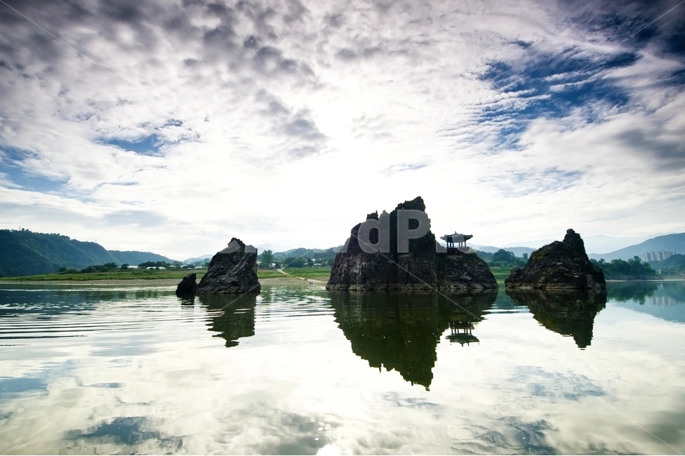 충북,단양,도담삼봉,아침빛,반영,landscape,자연,풍경,nature,landscape,한국자연풍경,한국자연경관,korea nature landscape,land,땅,outdoors,옥외,ocean,대양,sea,바다,water,물,shoreline,해안선,coast,연안