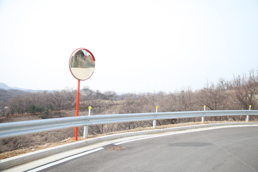 배경,거울,도시,거리,도로,빛,그림자,대비,교통,교통수단,traffic,transportation