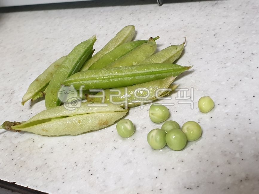 Fresh,pod,concept,crops,vegetable,pea,vivid,harvesting,wellbeing,farming,protein,Dietary Fiber,Agriculture,grain,cooking,bean,harvest,fiber,green,healt,health,food,vitamin,nuts,background,healthy,plant,pulse,bean pod,dietary fiber,fresh