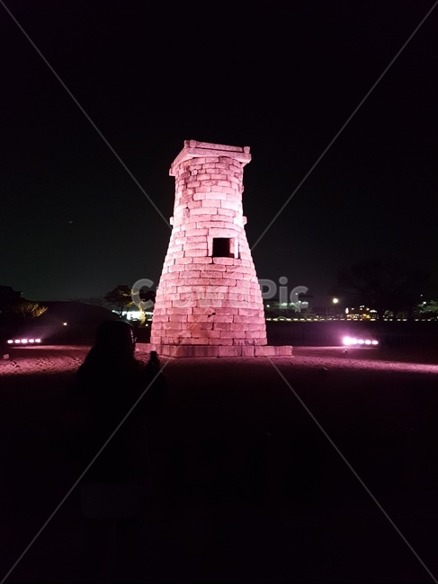 경주,첨성대,야경,탑,architecture,조각상,동상,석상,조형물,statue,bronze statue,stone statue