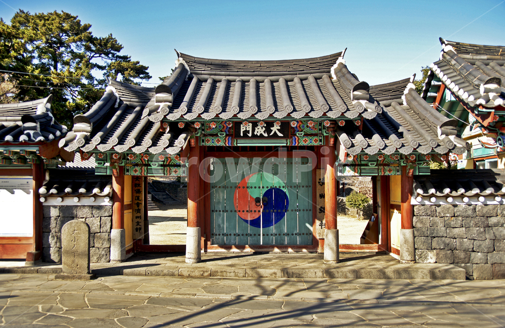 제주향교,대성문,정문,제주도,조선시대,위패봉안,제사,고건축,삼태극,한국전통,한국문화,korean traditional,korean culture,건축물,건물외관,exterior,building,structure,architecture,construction