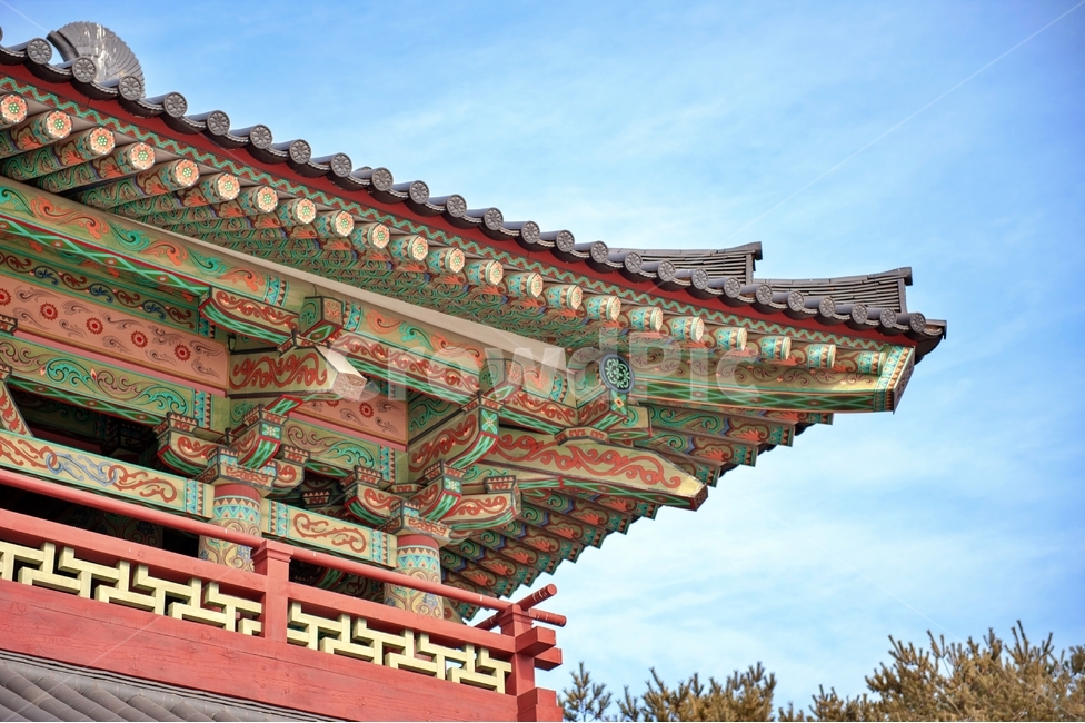 한국,단청,한국적인,사찰,절,하늘,구름,전통,풍경,한국전통,한국문화,koreantraditional,koreanculture,건축물,건축외관,처마,기와,고전,한국전통,한국문화,korean traditional,korean culture