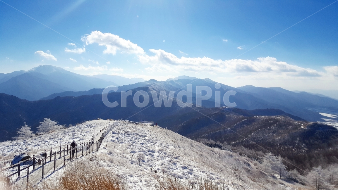 전라북도,남원,지리산,바래봉,설국,상고대,겨울왕국,눈의계절,겨울,흰눈,하얀세상,trekking,snow,winter,겨울,계절,winter,season,자연,풍경,nature,landscape,한국자연풍경,한국자연경관,korea nature landscape,slope,경사,outdoors,옥외,mountain,산,mountain range,산맥