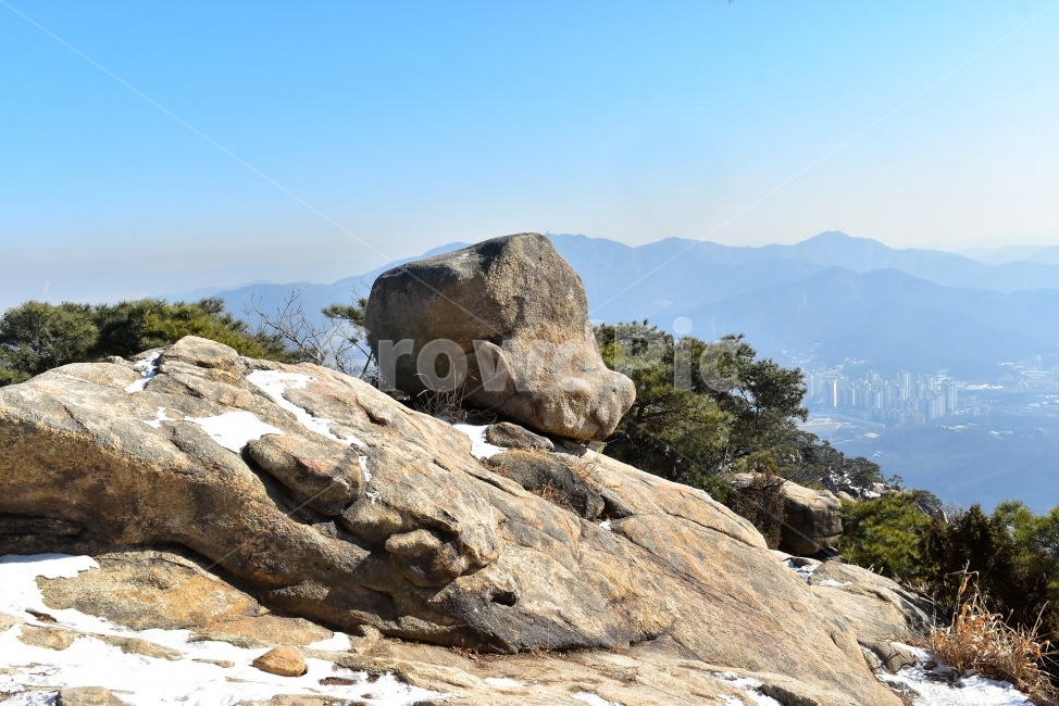 관악산,풍경,겨울,자연,눈,스포츠,등산,산행,nature,snow,겨울풍경,느낌,아름다운,신비로운,경이로운,기암,바위,암봉,암릉,다큐,필,힐링,명산,landscape,winter,season,트레킹,100대명산,인기명산,조망,전망,정부청사,6봉,수목원능선,바윗길,암릉길,명품송,소나무,한국자연풍경,한국자연경관,korea,관양능선,팔봉능선,국기봉,겨울,계절,winter,season,자연,풍경,nature,landscape,한국자연풍경,한국자연경관,korea nature landscape,outdoors,옥외,mountain range,산맥,mountain,산