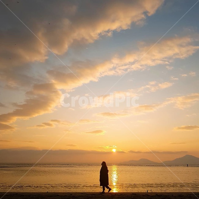 바다,구름,해수욕장,nature,자연,사람,outdoors,human,person,옥외,sea,실루엣,황혼,붉은노을,해질녘,인간