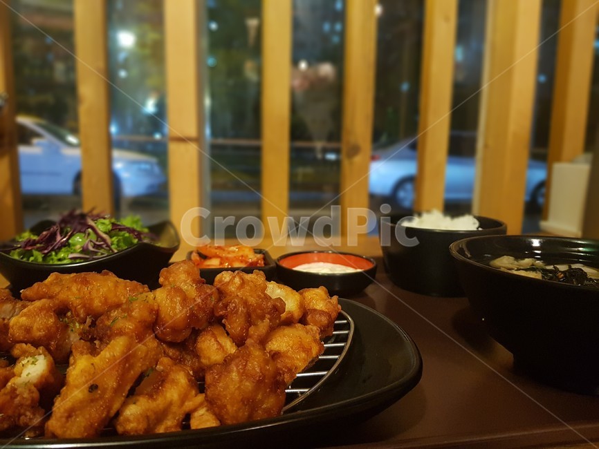 일식,치킨가라야케,음식,우동,저녁