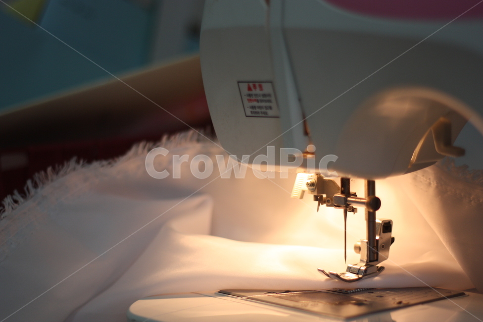 재봉틀,작업,미싱,sewing,sewingmachine,whitefabric