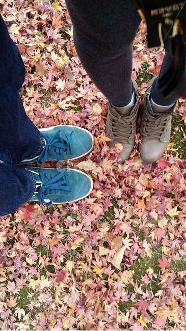 가을,낙엽,커플,발,연인,가을,계절,fall,autumn,season