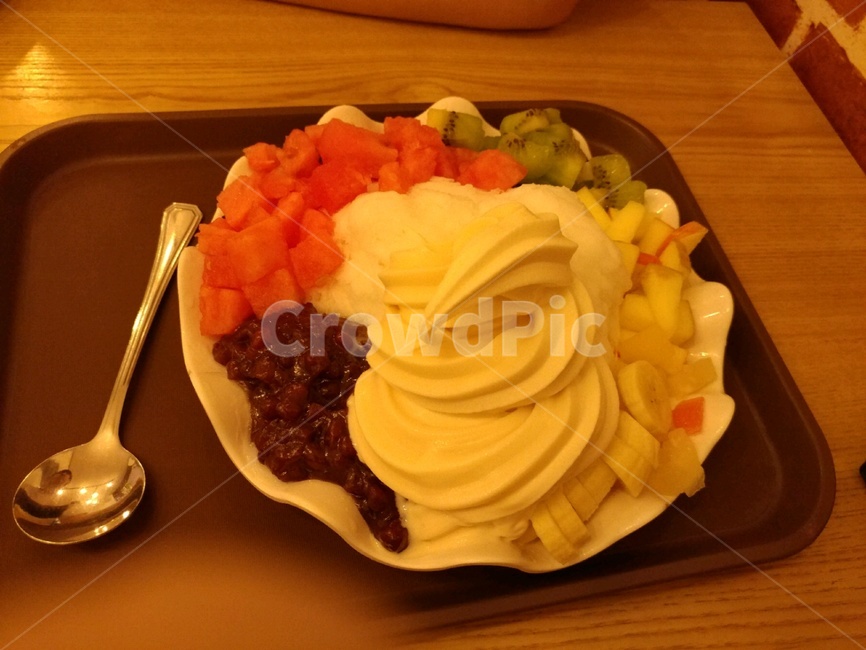 과일빙수,숟가락,데이트,여름,소프트아이스크림,음식,식재료,요리,food,cook,meal,dishes,food reserves,디저트,간식,후식,dessert,snack