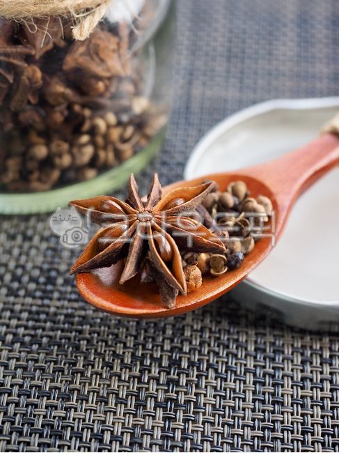 스타아니스홀,향신료,팔각,팔각향,별모양,아니스,향기,음식,유기농,요리,요리재료,갈색,건조식품,향료,staranisehall,spice,octagon,octagonal,starshape,anise,scent,food,organic,cooking,cookingingredients,brown,dryfood,spices,정향,산초,숟가락,나무숟가락