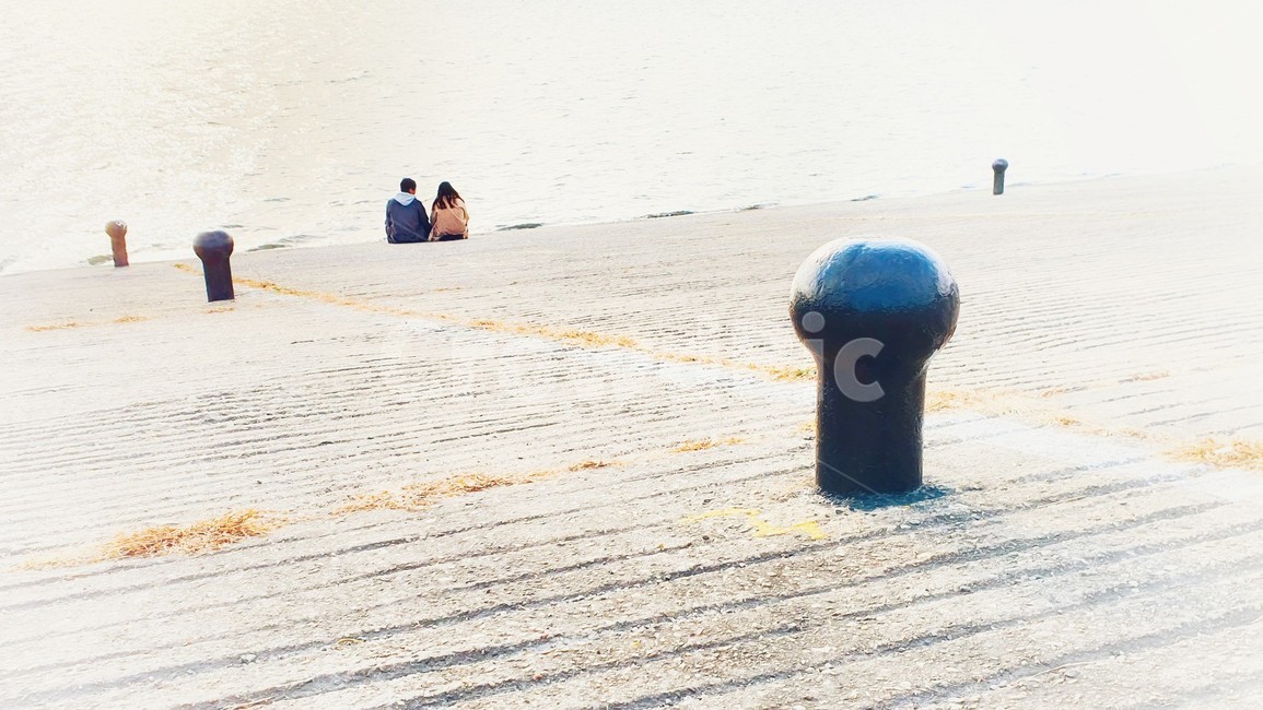 person,사람,human,인간,연인,데이트,커플,강변,애인,남자친구,여자친구,커플룩,로맨스,행복,사랑,감정표현,lover,couple,heart,feeling