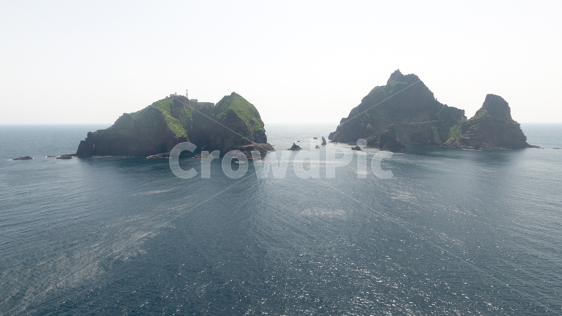 독도,드론,울릉도,동해바다,대한민국,자연,풍경,nature,landscape,outdoors,옥외,land,땅,shoreline,해안선,water,물,ocean,대양,sea,바다,coast,연안