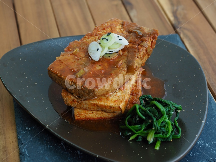 두부,두부요리,두부간장조림,파,한국음식,식품,한식,한국문화,음식,한국,배경,음식문화,웰빙,문화,아시아,아시아음식,접시,전통,tofu,tofusoysauce,wave,koreanfood,korean,koreanculture,food,korea,backgrounds,wellbeing,culture,asia,asianfood,dish,tradition,한국전통,koreantradition,음식,식재료,요리,food,cook,meal,dishes,food reserves,한식,한국음식,한국요리,korean food,korean dishes,korean meal,korean cook