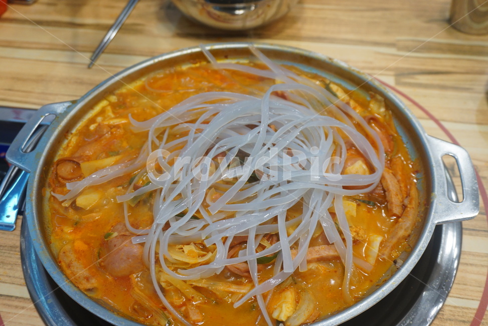 부대찌개,부대찌개당면,부대찌개재료,한국음식,국물요리