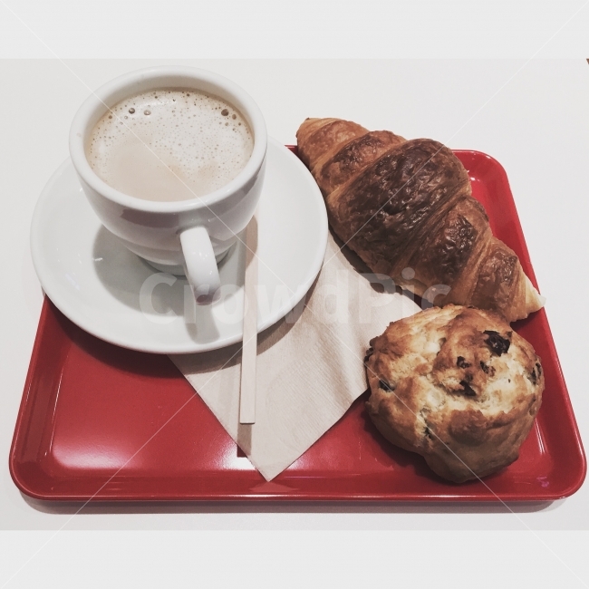 커피,카페,크로아상,스콘,아침식사,음식,식재료,요리,food,cook,meal,dishes,food reserves,빵,bread,아침식사,조식,브런치,breakfast,brunch,디저트,간식,후식,dessert,snack,커피,카페,coffee,cafe,누끼,remove background