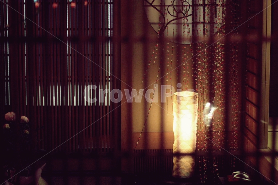 등,등불,불빛,감성,분위기,문틈,새어나온,light,일본식,교토,길거리,문,인테리어,실내디자인,interior design