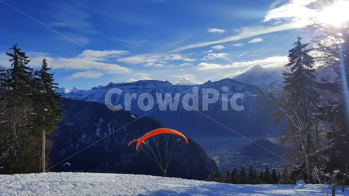 인터라켄,스위스,패러글라이딩,swiss,paragliding,눈,겨울,맑음,액티비티,interaken,winter,activity,여행,유럽,travel,europe,yolo,겨울,계절,winter,season,사람,인물,인간,human,person,스포츠,레저,운동,sports,leisure,exercise