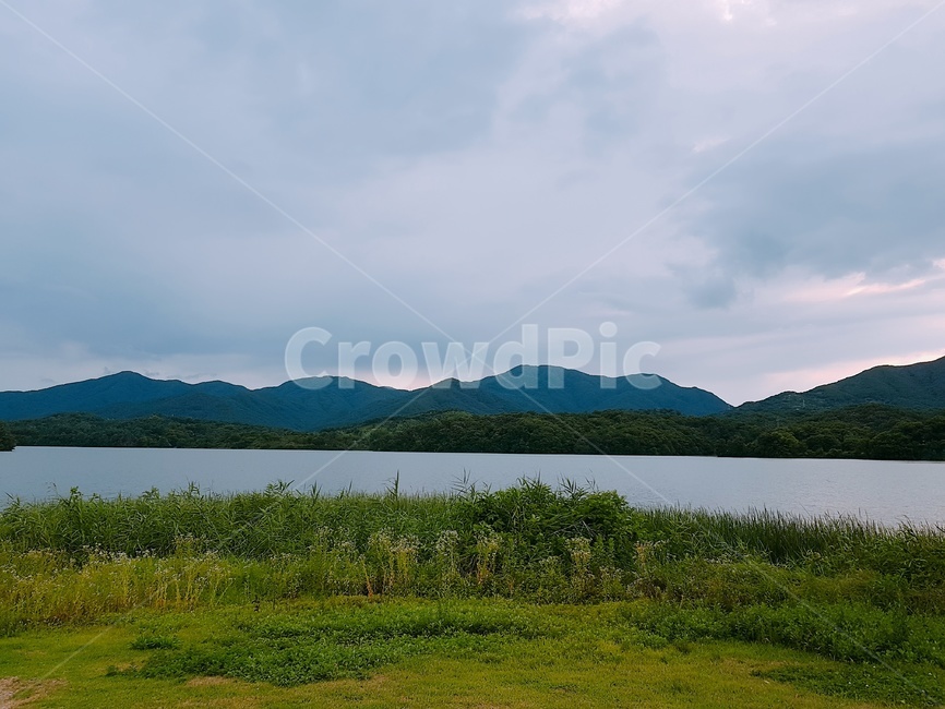 산,강,잔디,하늘,풍경,자연,자연,풍경,nature,landscape,outdoors,옥외,land,땅,ocean,대양,sea,바다,water,물,shoreline,해안선