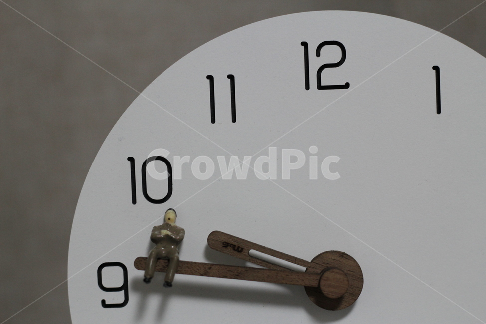 table clock,wait,analog clock,work time,clock,Night Shift