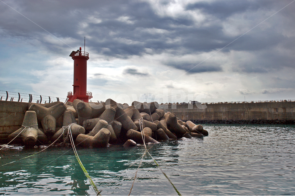 제주도,서귀포시,모슬포항,등대,방파제,테트라포트,부두,항구,등대,lighthouse