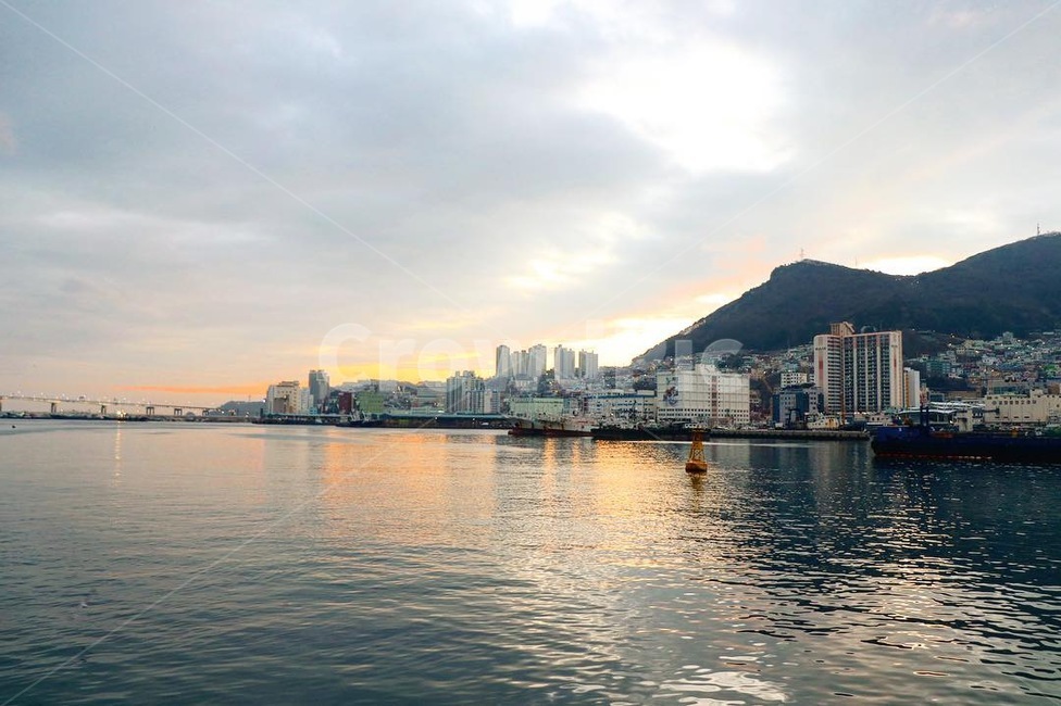 부산,바다,자갈치시장,빛,노을,도시,풍경,city,landscape,water,물