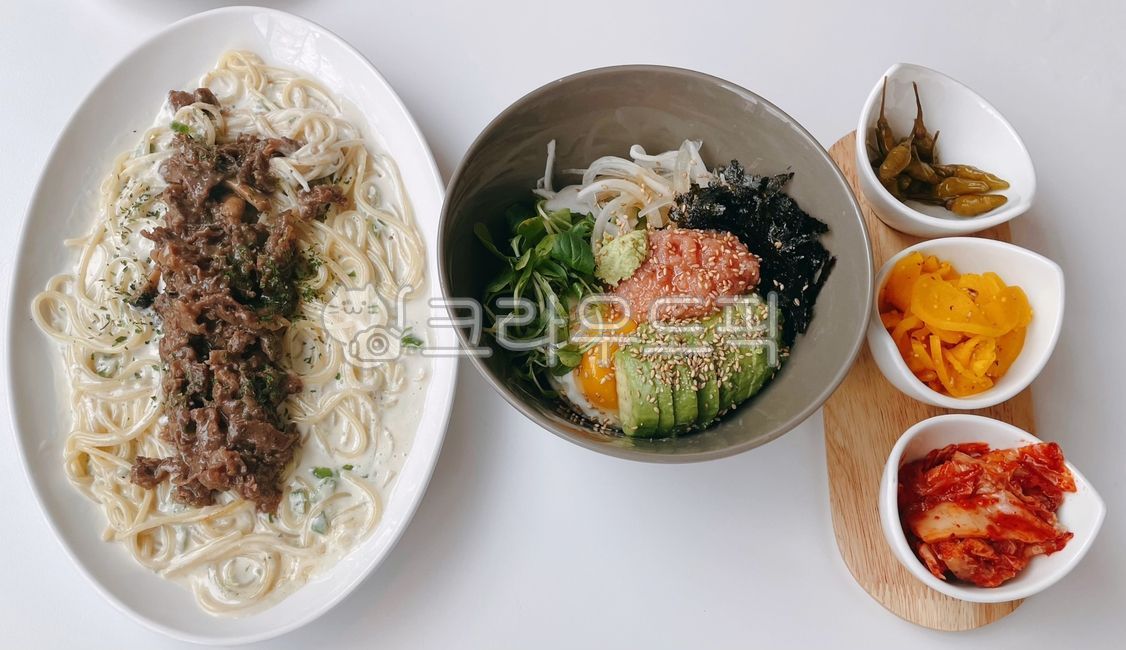 불고기크림파스타,불고기크림스파게티,파스타,스파게티,크림스파게티,크림파스타,면빨,면,면요리,면류,불고기,고기,육류,명란아보카도덮밥,아보카도,덮밥,명란젓갈,명란젓,저염명란젓,저염명란젓갈,요리,식사,식재료,먹방,야채,채소,양파,고추냉이,와사비,생와사비,단무지,김치,배추김치,후라이,계란,달걀,계란후라이,달걀후라이,반숙,써니사이드업,김,참깨,깨,음식,크림,소스,산고추,산고추절임,고추장아찌,장아찌,작은고추,food,dish,cook,meal,egg,sesame,pasts,spaghetti,cream,creme