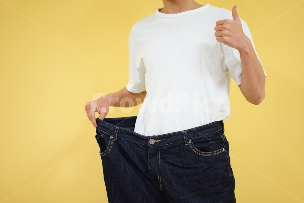 다이어트,남자,살,비만,정상체중,건강,health,사이즈,바지,살빠짐,diet,man,cellulite,fat,weight,size,pants,사람,인물,인간,human,person,신체일부,몸,body,손,제스처,표시,손짓,표현,gesture,hand,sign,expression,남성,남자,man,male,건강,헬스웨어,헬스케어,healthware,health care