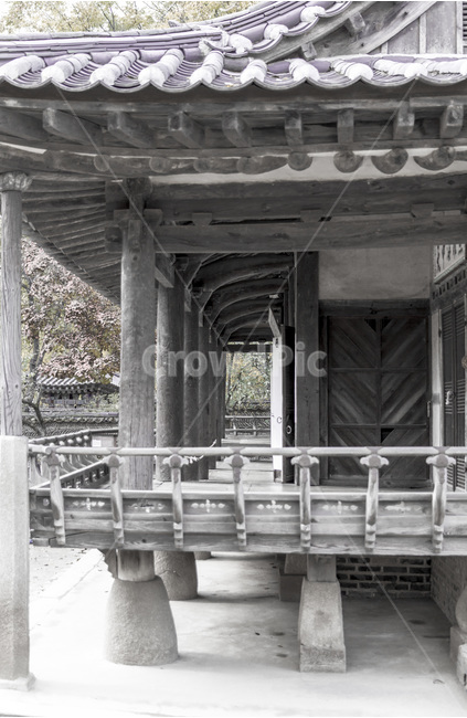 고택,기와,난간,전통가옥,기둥,주춧돌,한국전통,한국문화,korean traditional,korean culture,건축물,건물외관,exterior,building,structure,architecture,construction