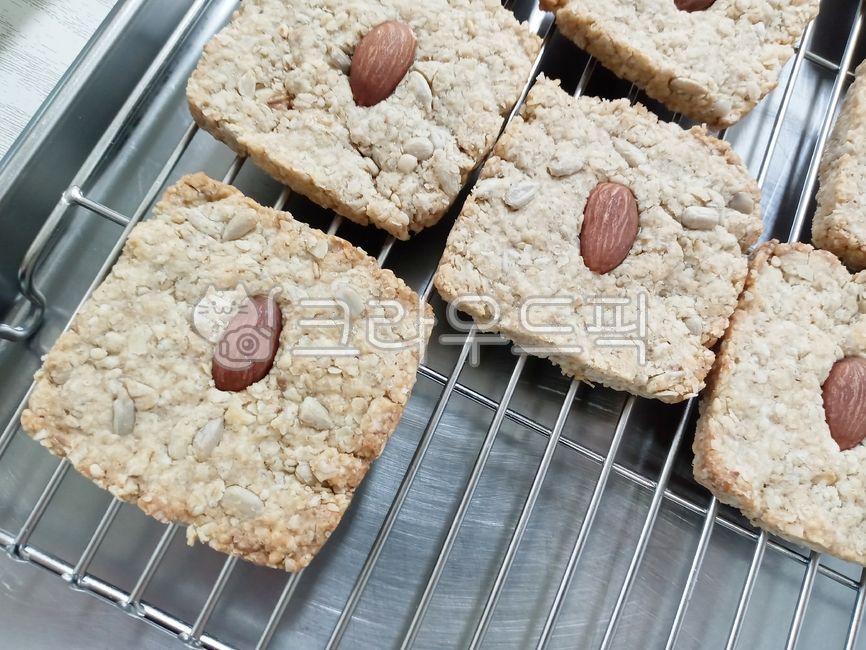 쿠키,과자,제과제빵,제과,홈베이킹,디저트,간식,주전부리,homebaking,cookies,dessert,오트밀쿠키,저당쿠키,건강쿠키,oatmealcookies,견과류,아몬드
