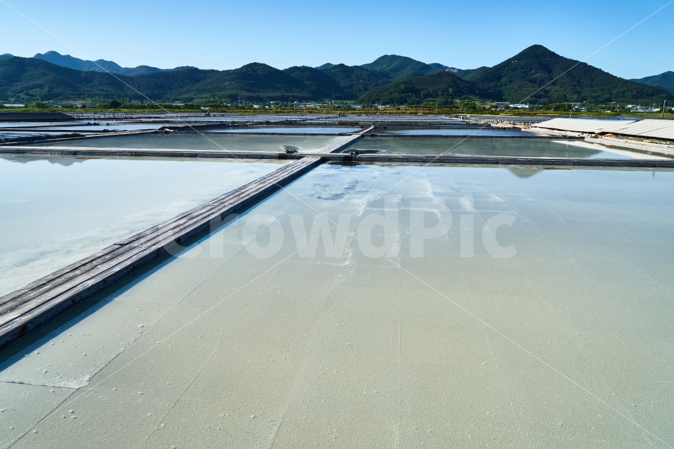 염전,곰소,소금,부안,풍경,자연,풍경,nature,landscape,한국자연풍경,한국자연경관,korea nature landscape,산업,industry,industrial,어업,fishery,fishing industry,outdoors,옥외,scenery,water,물,land,땅