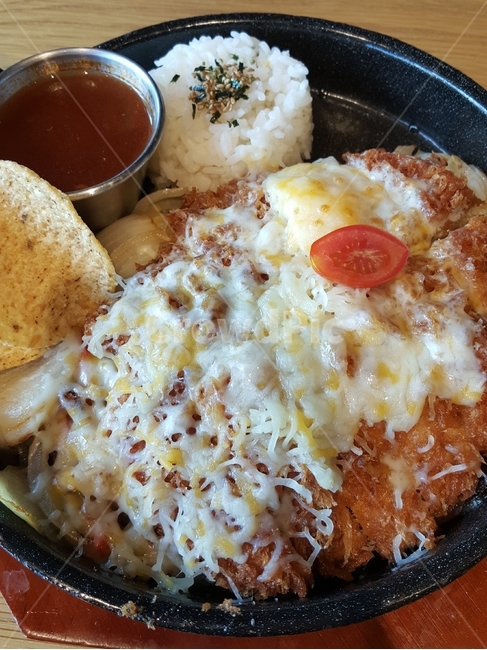 돈까스,눈꽃치즈돈까스,나쵸,배불러,맛있어,음식,식재료,요리,food,cook,meal,dishes,food reserves