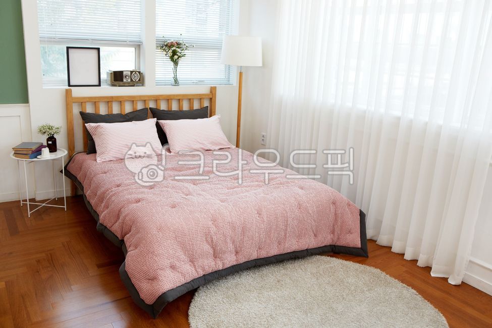 studio,bed,inside,interior light,space,furniture,modern architecture,marble floor,modernarchitecture,lighting,stand light,one room,light,plant,interiordesign,curtain,woodfloor,rentalstudio,interior,bedding,pot,marblemadak,living room,Rental Studio,livingr