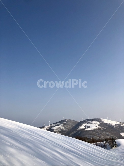눈,목장,오후,그림자,하늘,평창,강원도,겨울,계절,winter,season,자연,풍경,nature,landscape,한국자연풍경,한국자연경관,korea nature landscape,outdoors,옥외,mountain,산,ice,빙