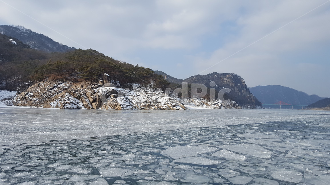 충주호,겨울충주호,얼음호수,단양팔경,눈내린호수,충주호눈