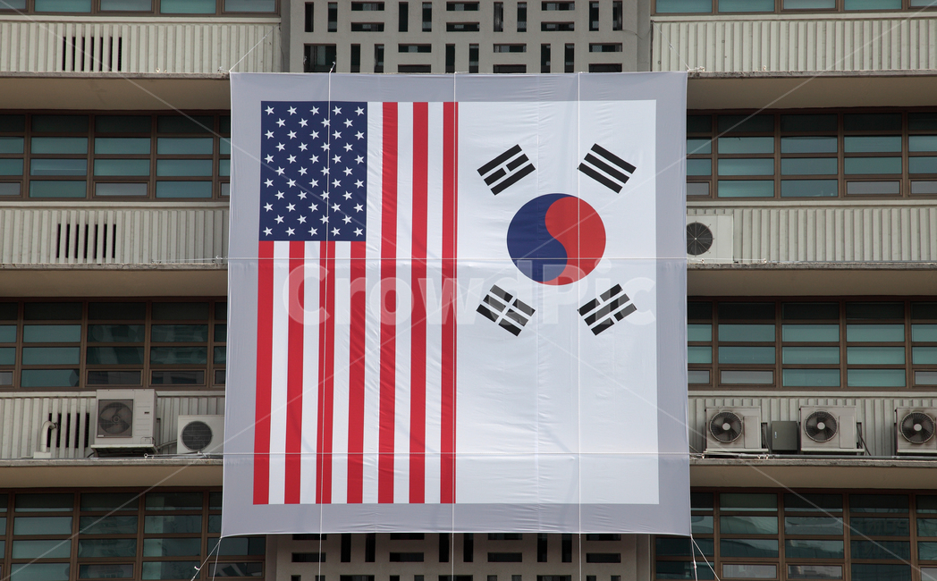 성조기,태극기,국기,미국,대한민국,대사관,미국대사관,미대사관,한미동맹,한미,동맹,주한,주한미국대사관,건물,빌딩,서울,한국
