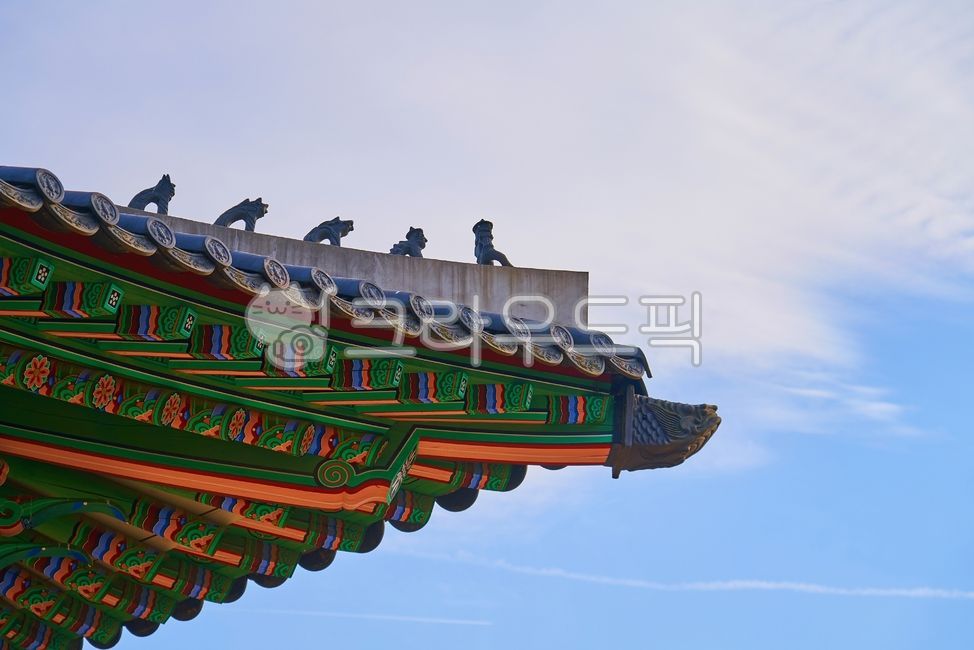 sky,palace,blue sky,Ridiculous,Palace,Korean,Namhansanseong Fortress,house,building,cloud,traditional,Namhansanseong Temporary Palace,eaves,tradition