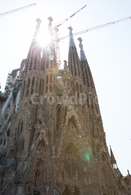 유럽,스페인,바르셀로나,사그라다파밀리아,가우디성당,랜드마크,landmark,tourist attraction,해외,외국,세계,foreign,oversea,world,세계랜드마크,해외랜드마크,외국랜드마크,world landmark,world tourist attraction,종교,신앙,religion,belief,faith,건축물,건물외관,exterior,building,structure,architecture,construction,건물,spire,첨탑,tower,탑,steeple,뾰족한 탑