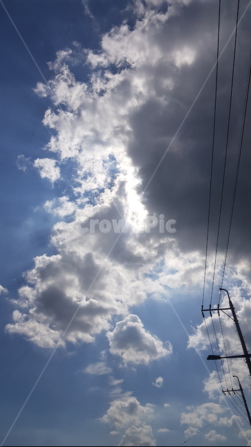 구름,하늘,뭉게구름,푸른하늘,파란하늘,cloud,하얀구름,전봇대,전선,cable