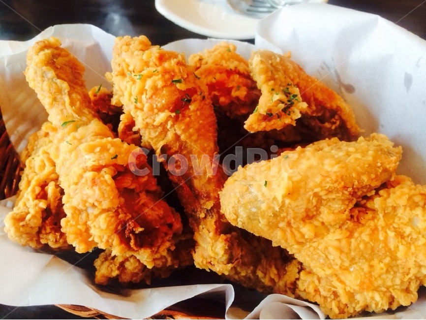치킨,후라이드치킨,크리스피치킨,맛있는치킨,매콤치킨,후라이드,크리스피,닭다리,닭날개,음식,식재료,요리,food,cook,meal,dishes,food reserves