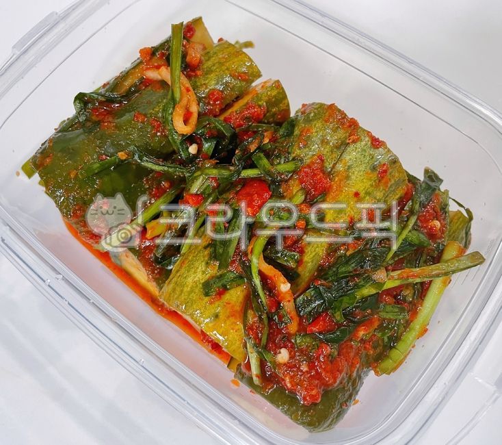 오이소박이,오이소베기,소박이,소베기,오이김치,오이,음식,요리,식사,식재료,반찬,양념,소배기,오이소배기,부추,dish,food,meal,cook