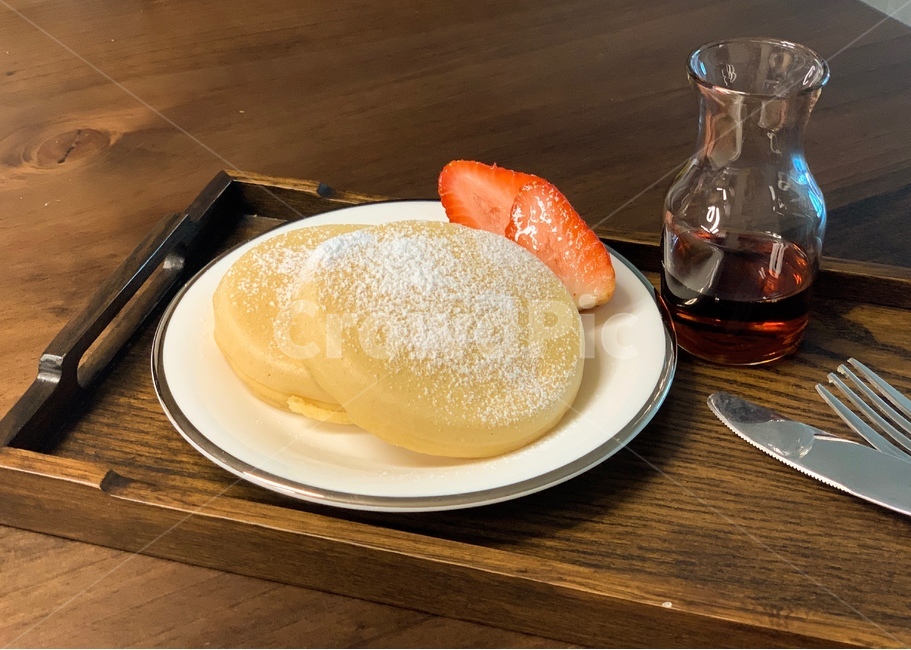 음식,팬케이크,과일,카페,빈티지,pancake,strawberry,컨셉,필름카메라,모노톤,음식,식재료,요리,food,cook,meal,dishes,food reserves,디저트,간식,후식,dessert,snack