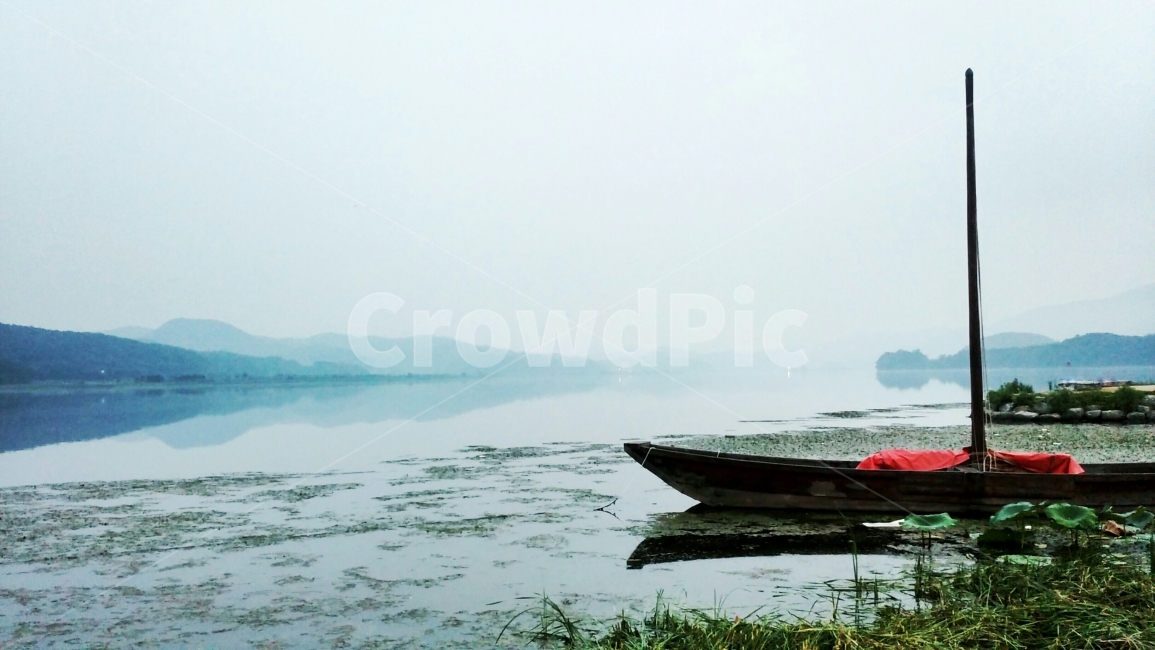 나룻배,물안개,풍경,강,두물머리,자연,풍경,nature,landscape,한국전통,한국문화,korean traditional,korean culture,교통,교통수단,traffic,transportation,vehicle,차량,rowboat,노 젓는 배,boat,보트