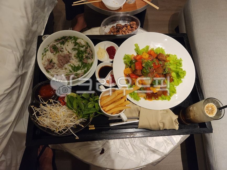meal,service,room service,plate,bowl,food,room