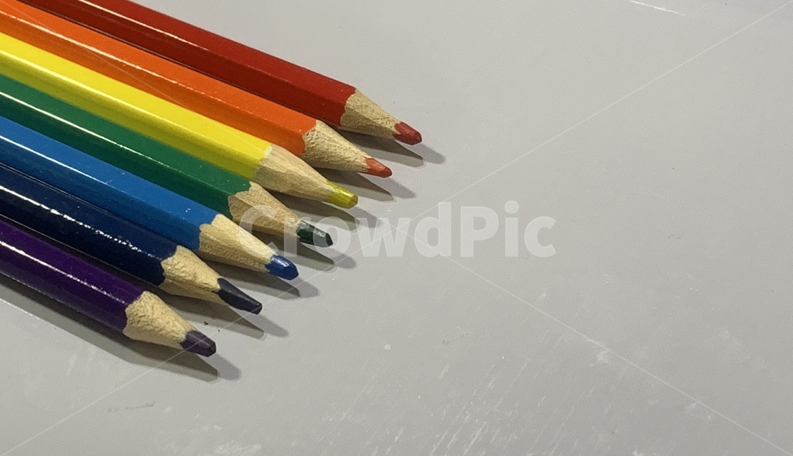 색연필,컬러,학용품,미술용품,미술,수업,필기도구,메모,드로잉,스케치,색칠,색,색깔,그림,필기구,필기,재료,물건,컨셉,콘셉,무지개,rainbow,object,concept,coloredpencil,thing,matter,color,연필,pencil,배경,배경이미지,바탕바탕이미지,학용품,문구류,사무용품,school supplies,stationery,office supplies