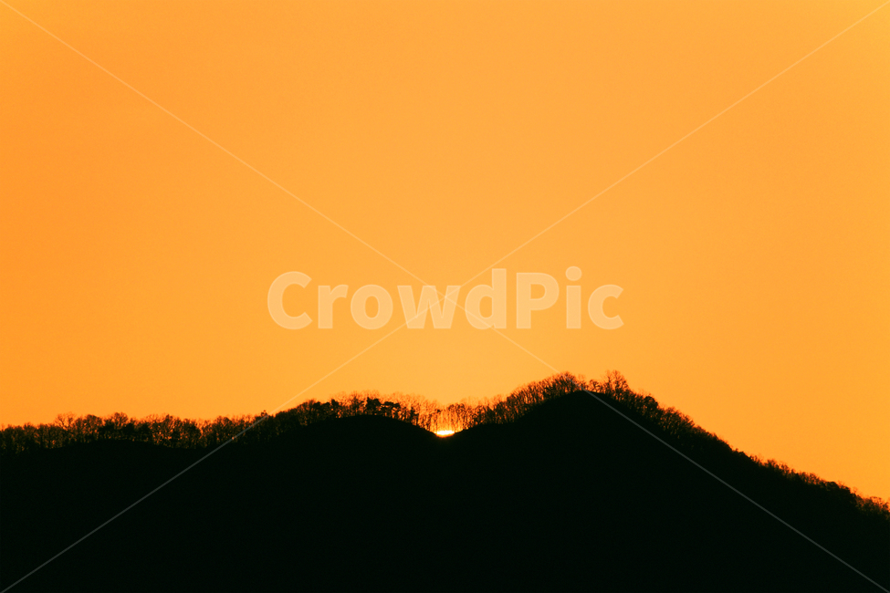 필름,필름사진,필름느낌,필름감성,태양,일출,산봉우리,산맥,자연,풍경,배경,nature,sun,자연,풍경,nature,landscape,outdoors,옥외