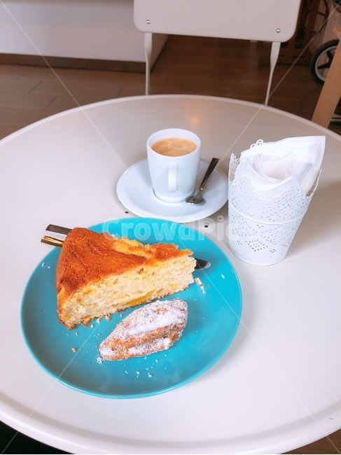 커피,아메리카노,망고케이크,카페,동네카페,coffee,americano,mangocake,cafe,pottery,도기류,saucer,받침접시