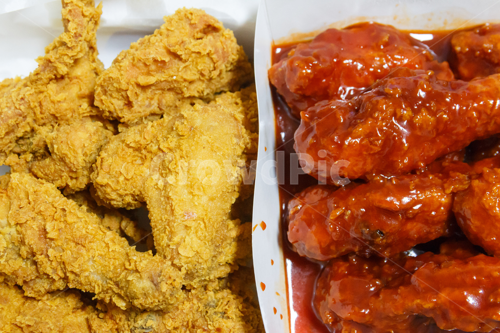 치킨,후라이드,양념,반반,맛있는,음식,야식,배달음식,치느님,소스,고기,육류,다이어트,통닭,양념통닭,양념치킨,후라이드치킨,치맥,음식,식재료,요리,food,cook,meal,dishes,food reserves,육류,고기,meat